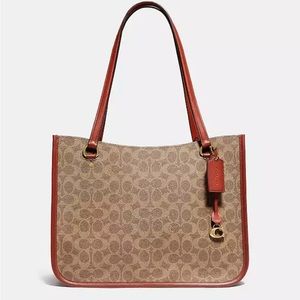 Coach Tyler Carry-all - Signature Canvas - Near perfect condition